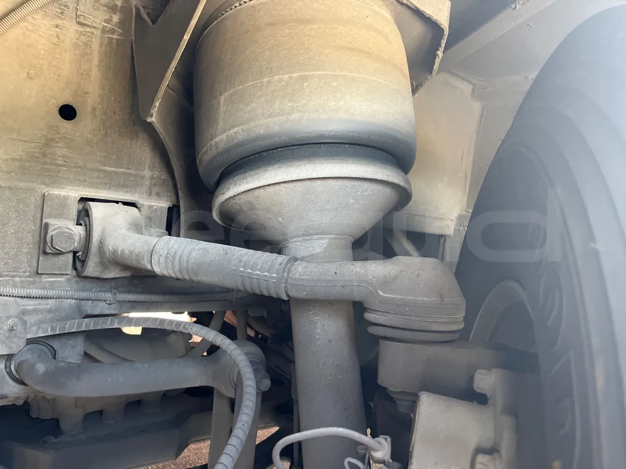 Iveco Magelys SFR2XX QC E2CN - Euro6 - 294kW - 12.265mt - front air springs left