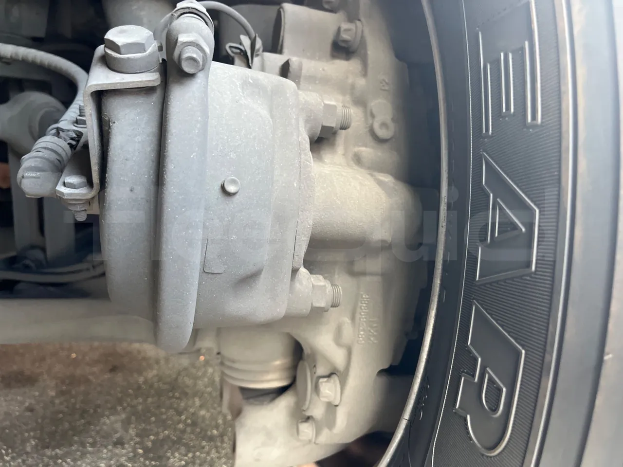 Iveco Magelys SFR2XX QC E2CN - Euro6 - 294kW - 12.265mt - front brake calipers left