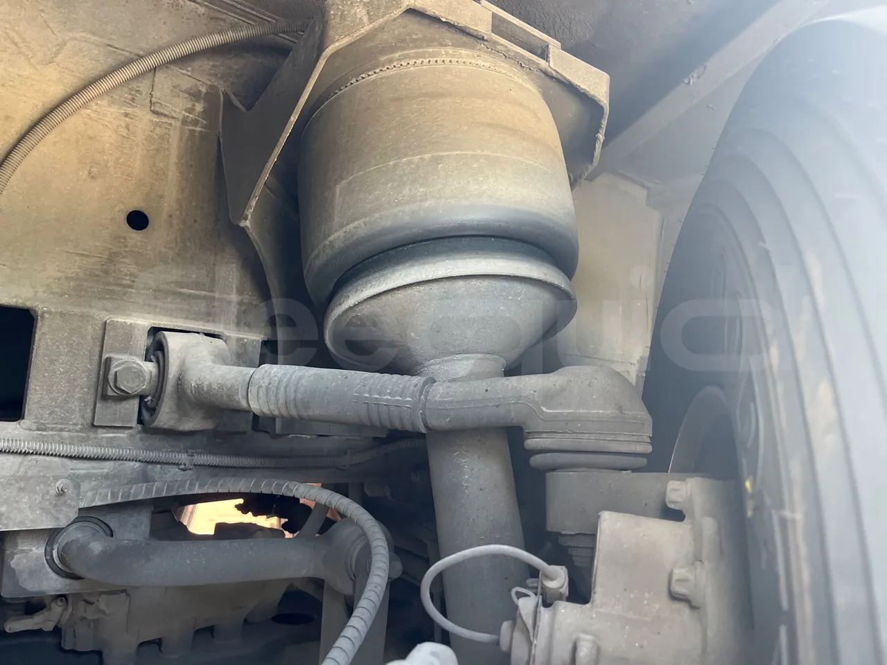 Iveco Magelys SFR2XX QC E2CN - Euro6 - 294kW - 12.265mt - front shock absorbers left