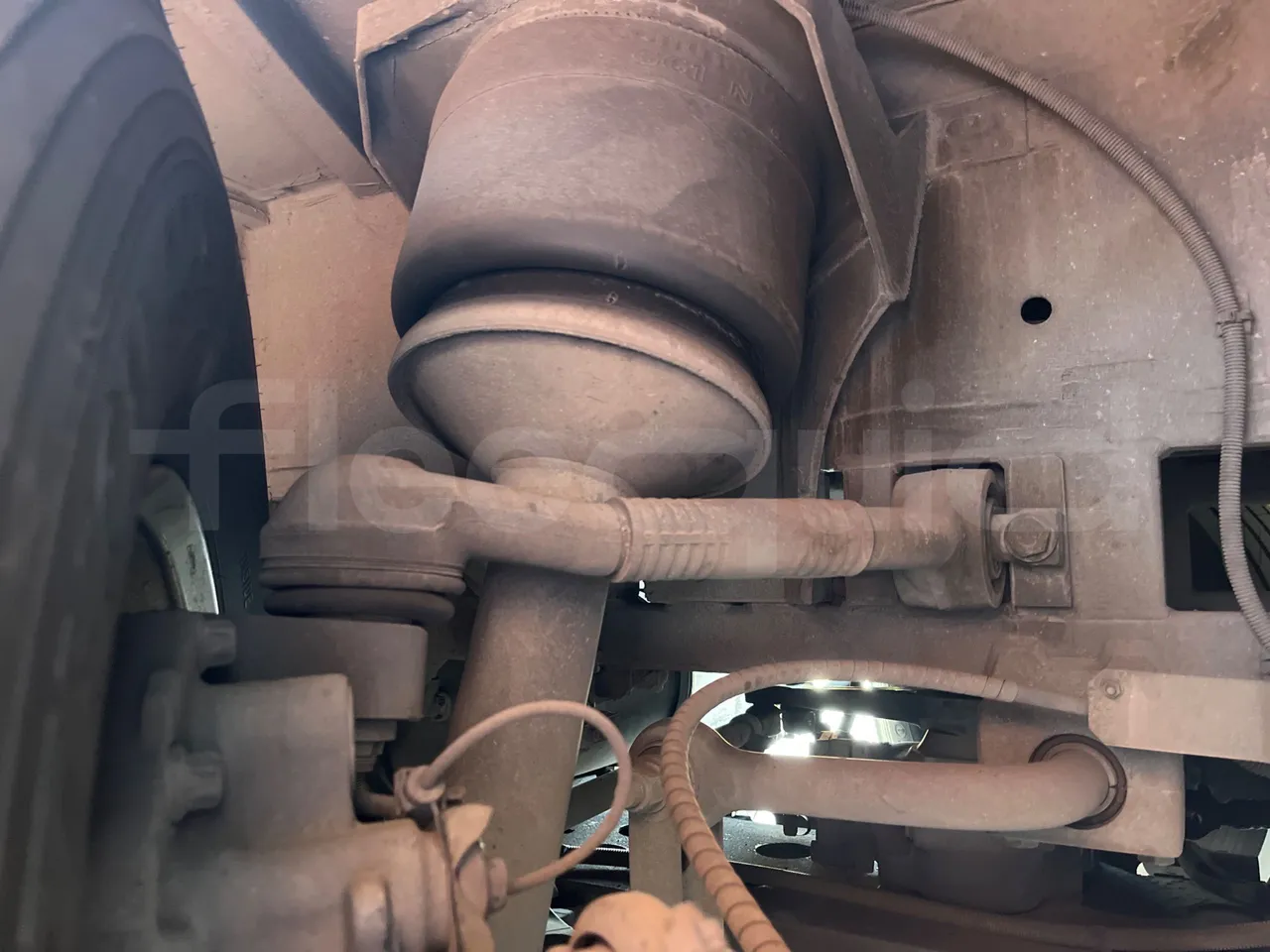 Iveco Magelys SFR2XX QC E2CN - Euro6 - 294kW - 12.265mt - front shock absorbers right