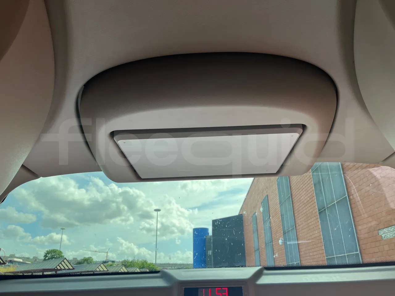 Iveco Magelys SFR2XX QC E2CN - Euro6 - 294kW - 12.265mt - monitor detail photo