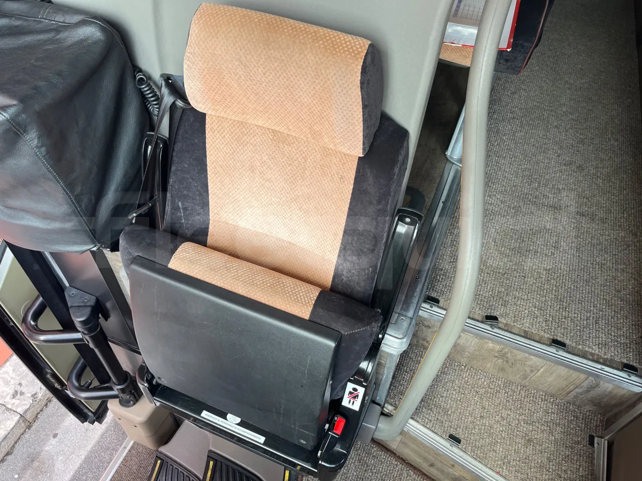 Iveco Magelys SFR2XX QC E2CN - Euro6 - 294kW - 12.265mt - hostess seat photo