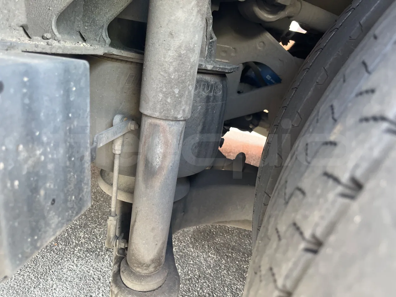 Iveco Magelys SFR2XX QC E2CN - Euro6 - 294kW - 12.265mt - axle 2 shock absorbers 1 left