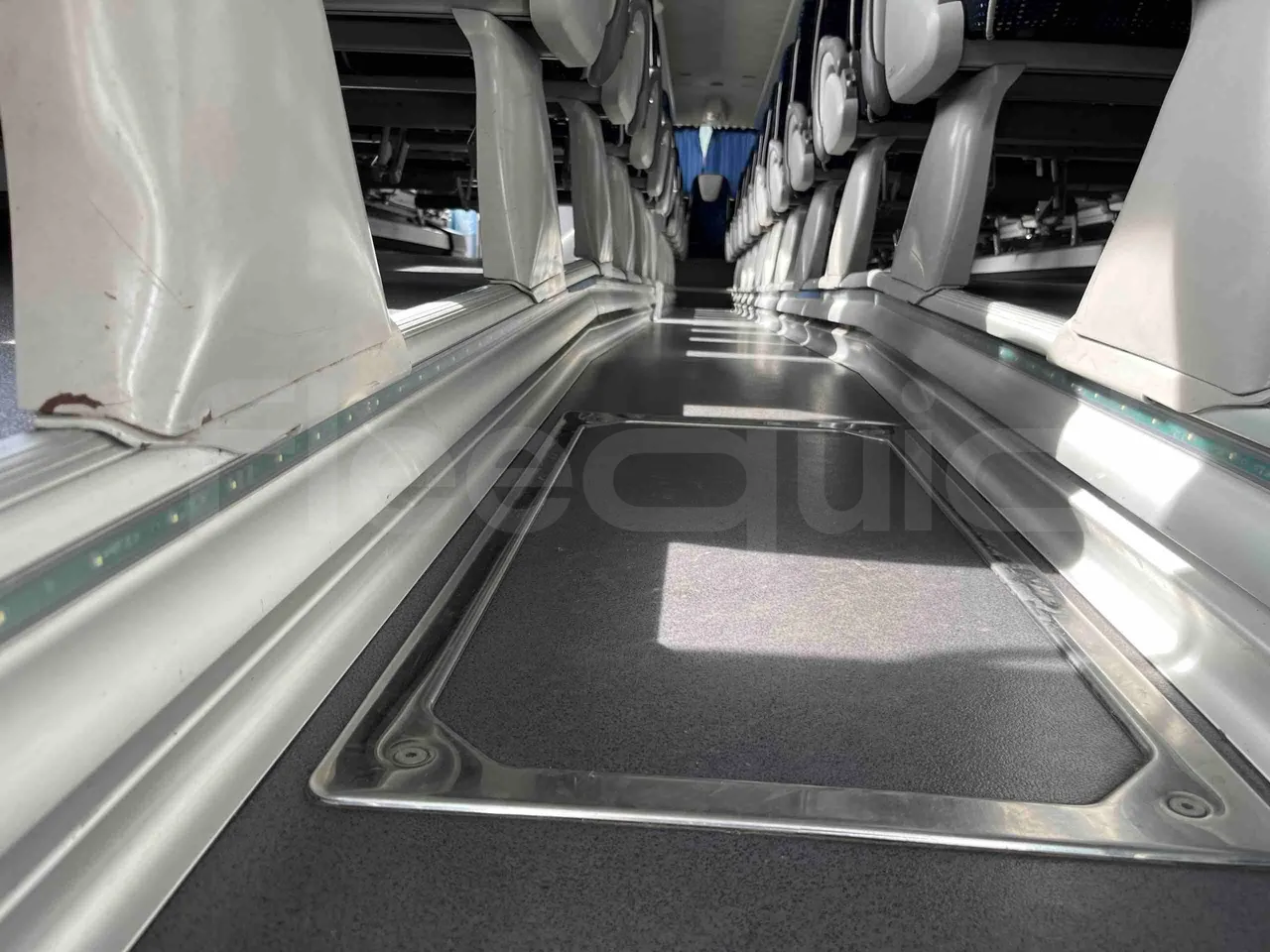 Irizar Daf - seat brackets photo