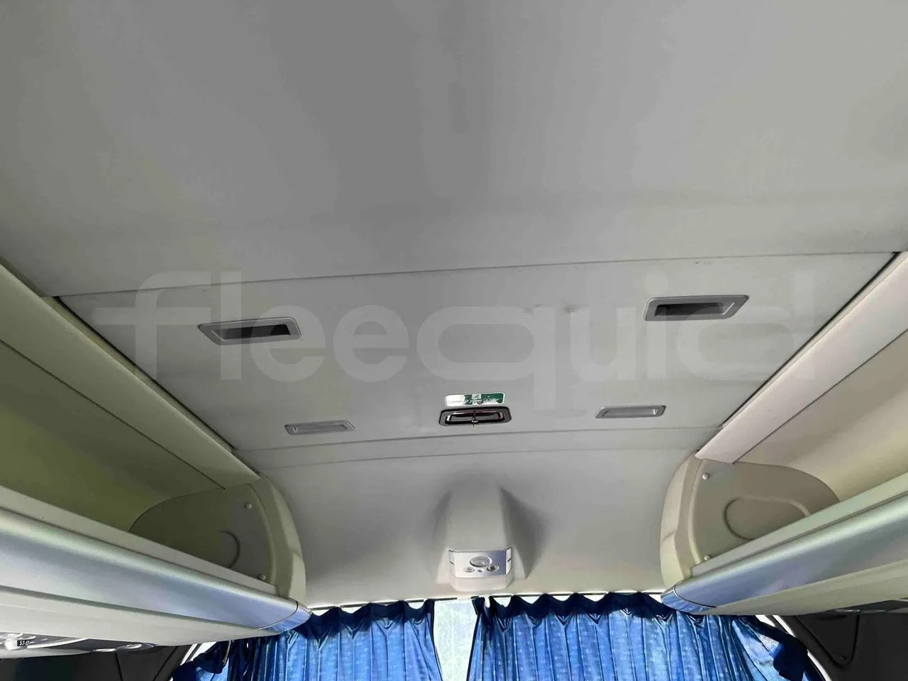 Irizar Daf - roof hatch 1