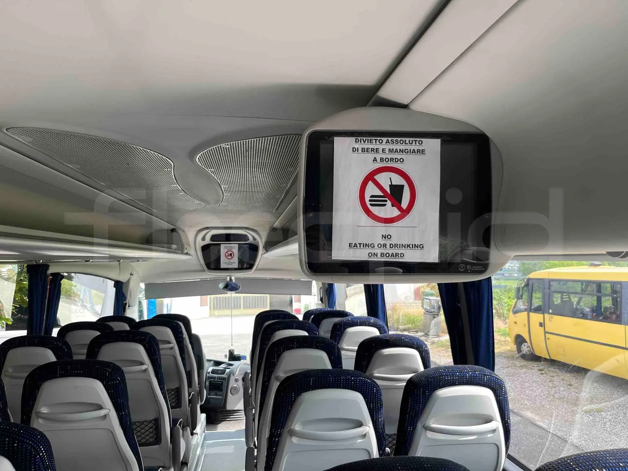 Irizar Daf - monitor detail photo