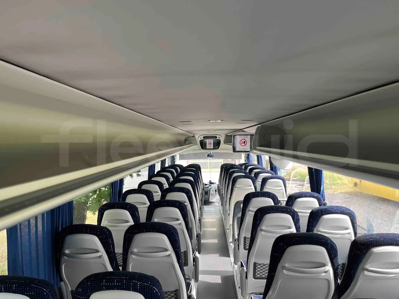 Irizar Daf - overhead compartments photo