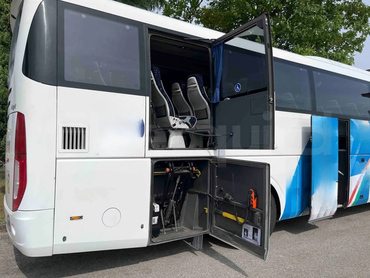 Irizar Daf - platform open photo