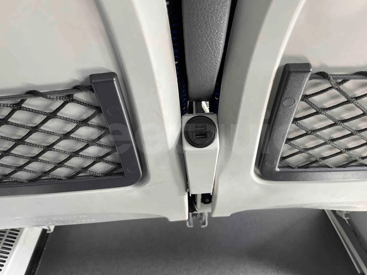Irizar Daf - table detail photo