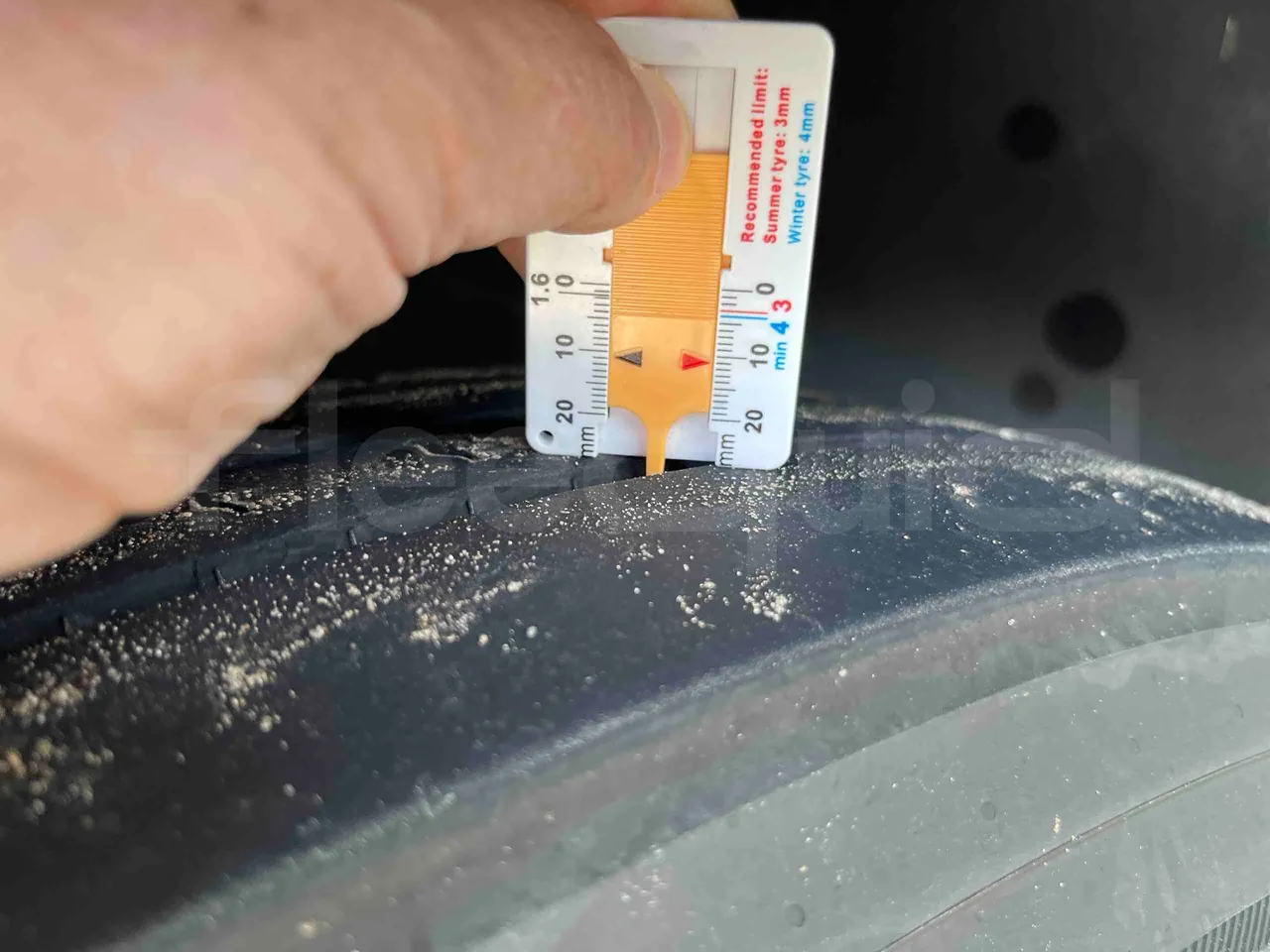 Irizar Daf - rear left tire photo