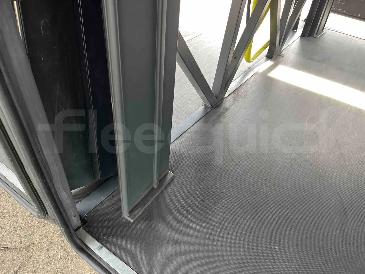 Irizar Daf - under carpet photo