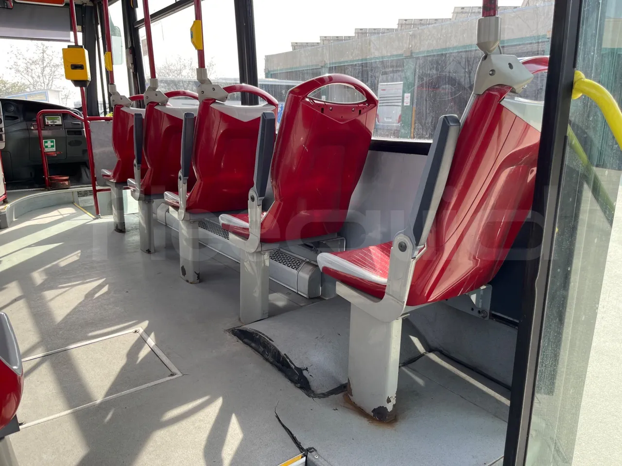 Iveco Daily 65C - Euro5 - 125kW - 7.510mt - armrest detail photo