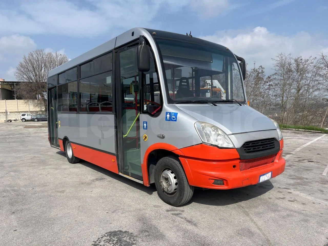 Iveco Daily 65C - Euro5 - 125kW - 7.510mt - Base cover photo