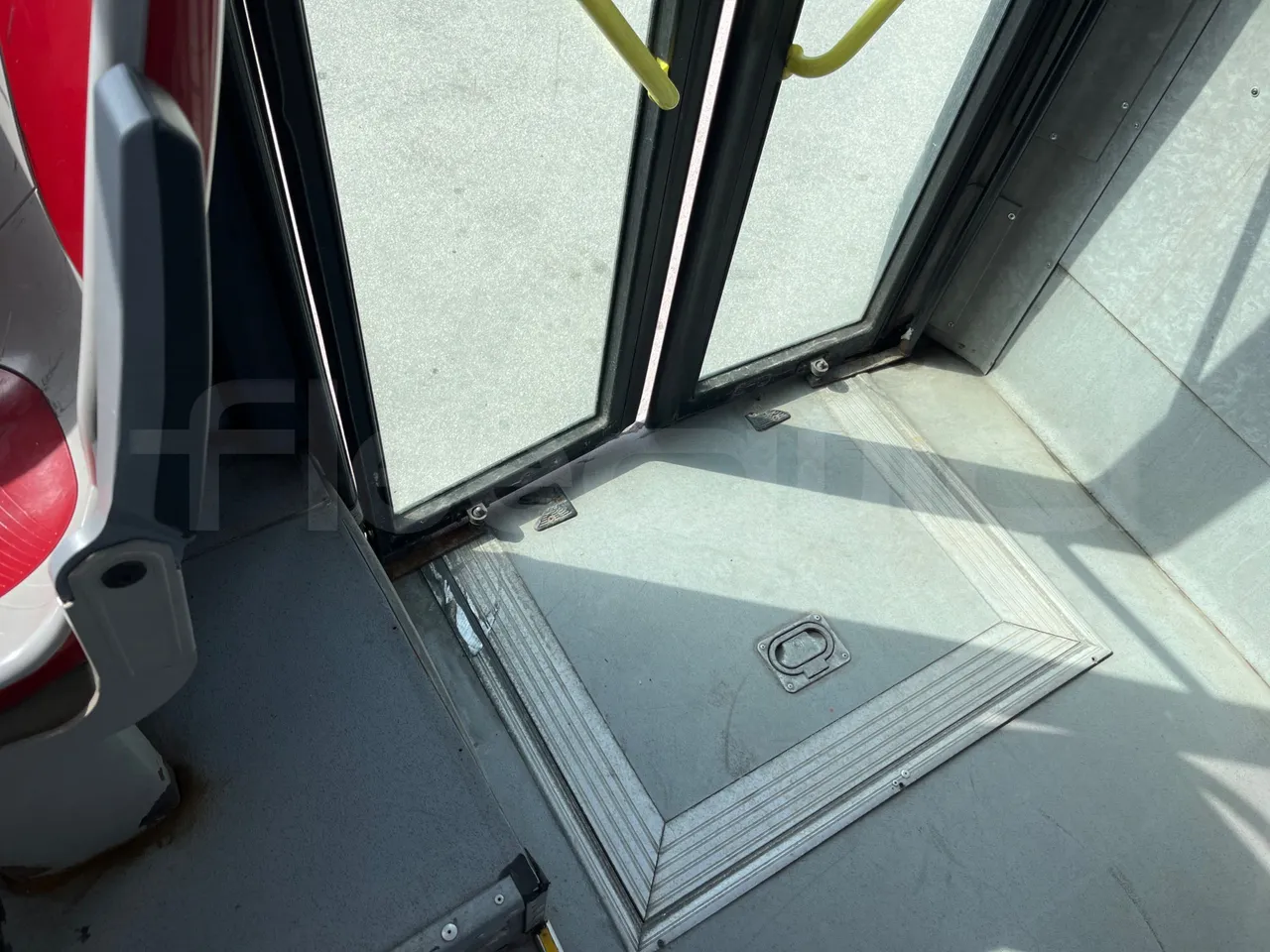 Iveco Daily 65C - Euro5 - 125kW - 7.510mt - door mechanism photo