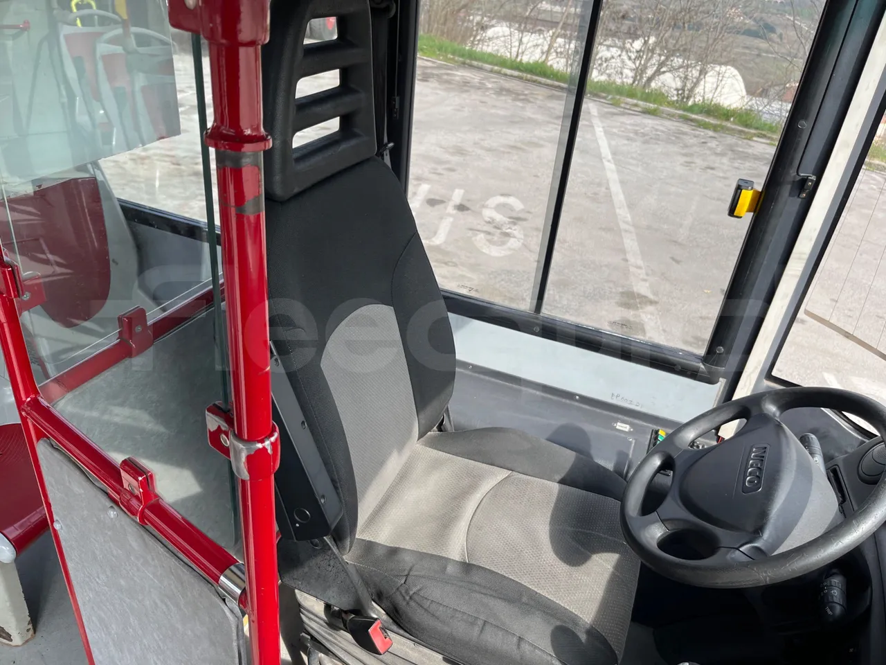 Iveco Daily 65C - Euro5 - 125kW - 7.510mt - driver's seat photo