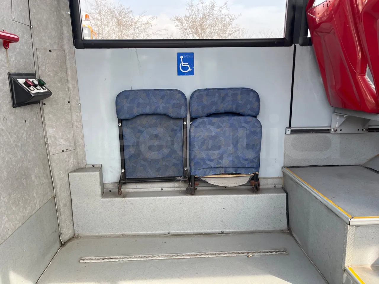 Iveco Daily 65C - Euro5 - 125kW - 7.510mt - folding seat photo