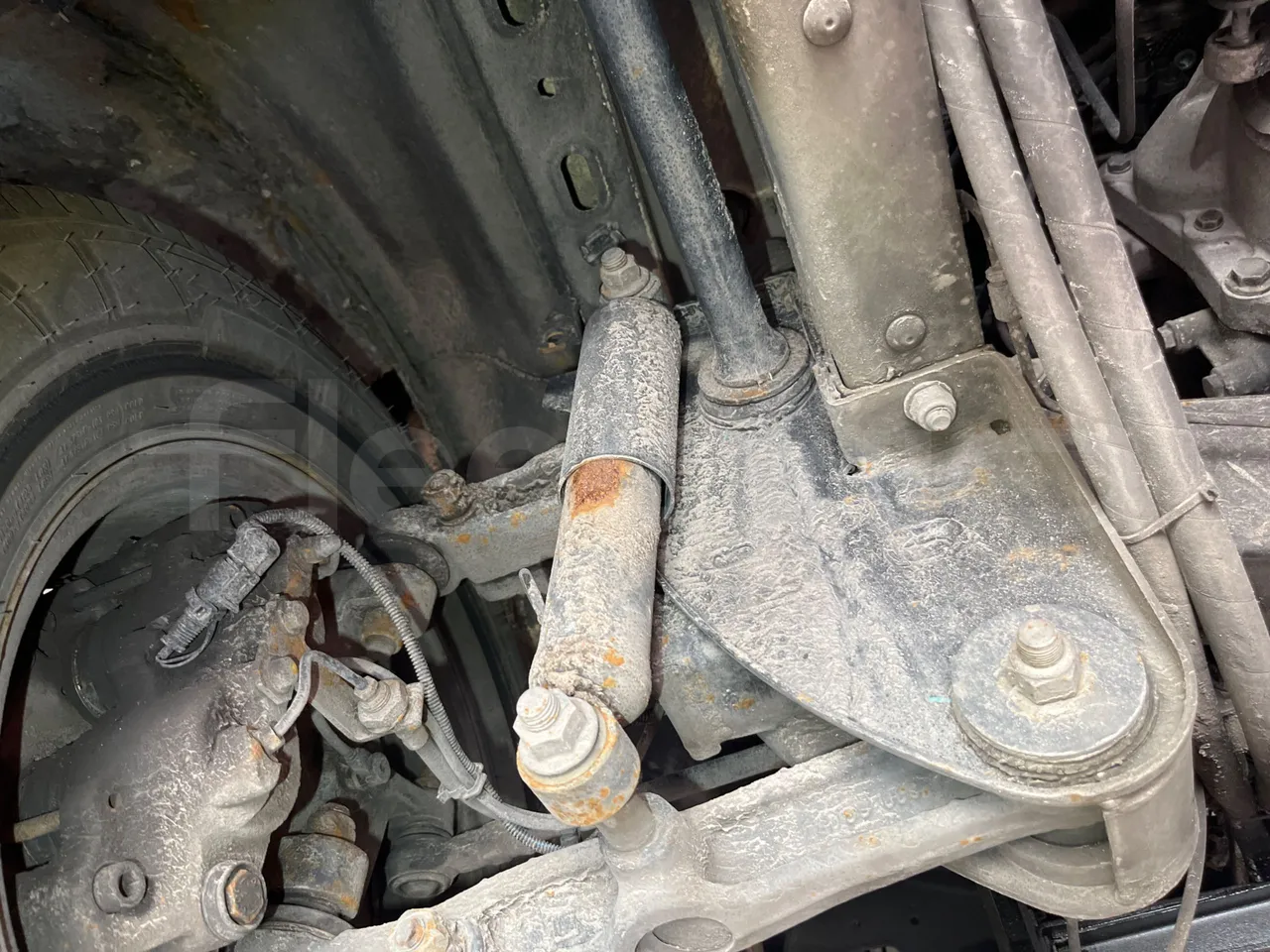 Iveco Daily 65C - Euro5 - 125kW - 7.510mt - front shock absorbers left