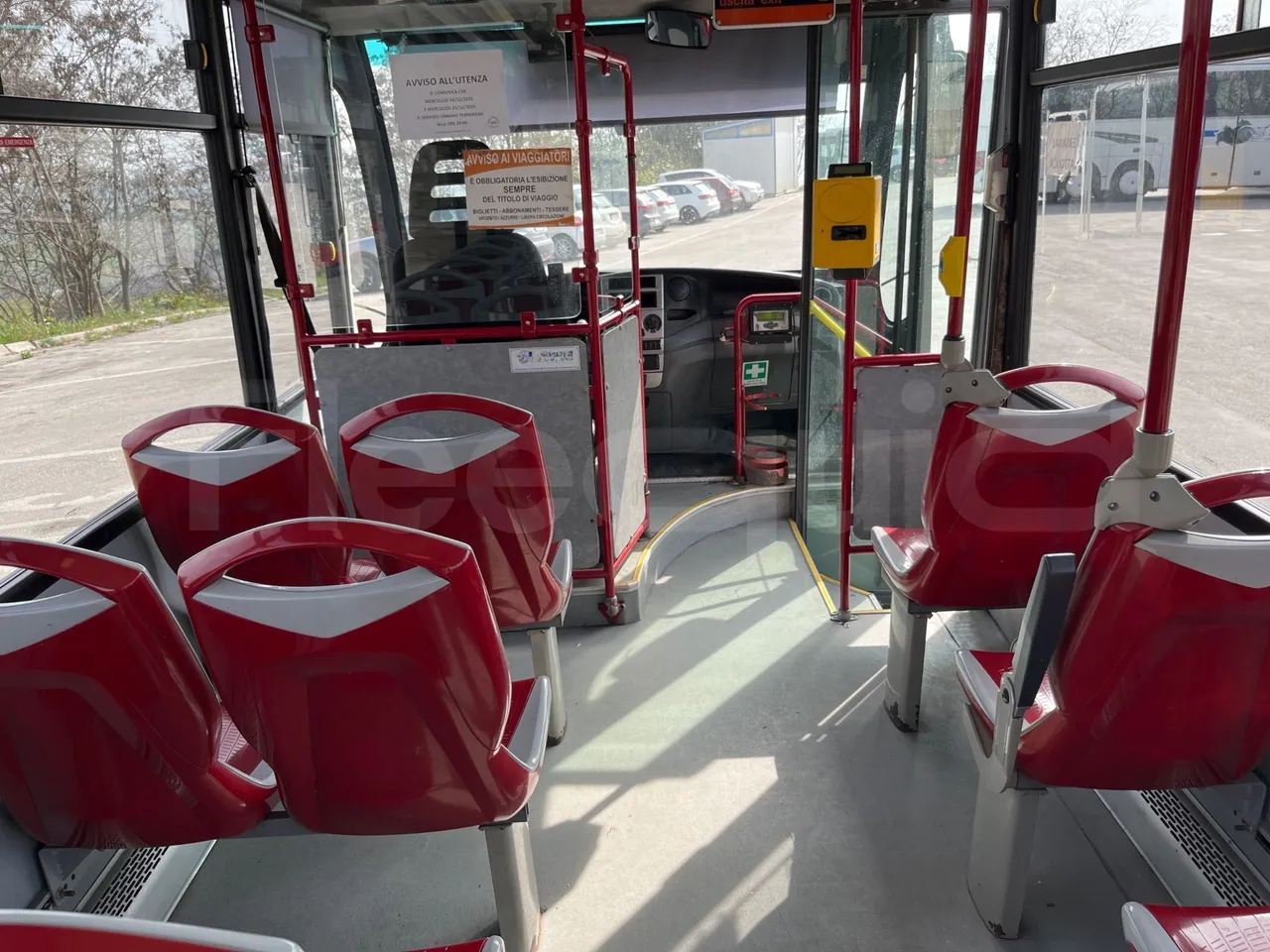 Iveco Daily 65C - Euro5 - 125kW - 7.510mt - forward view all seats last row height