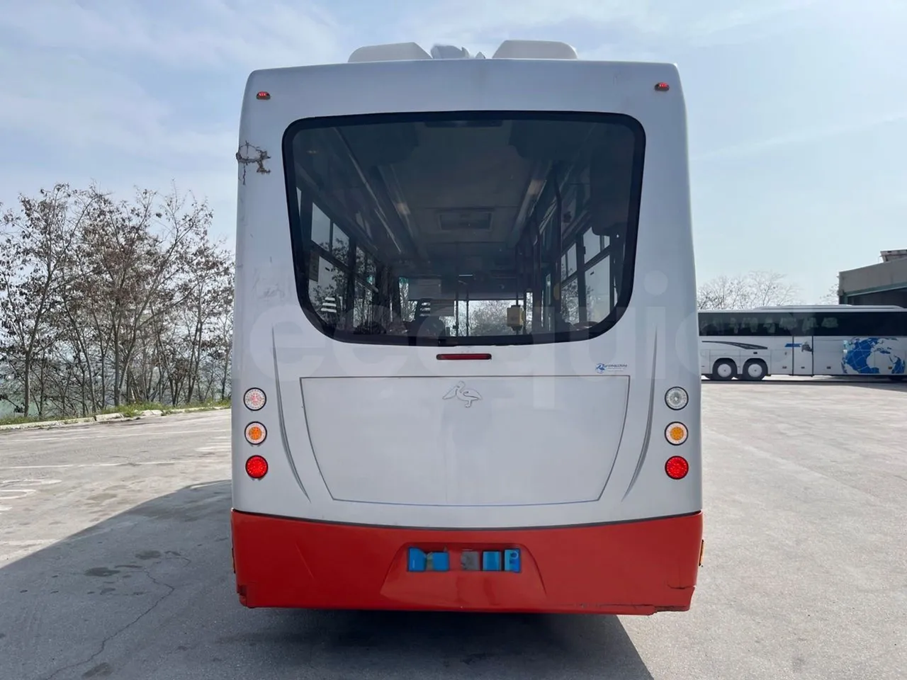 Iveco Daily 65C - Euro5 - 125kW - 7.510mt - rear hatch closed