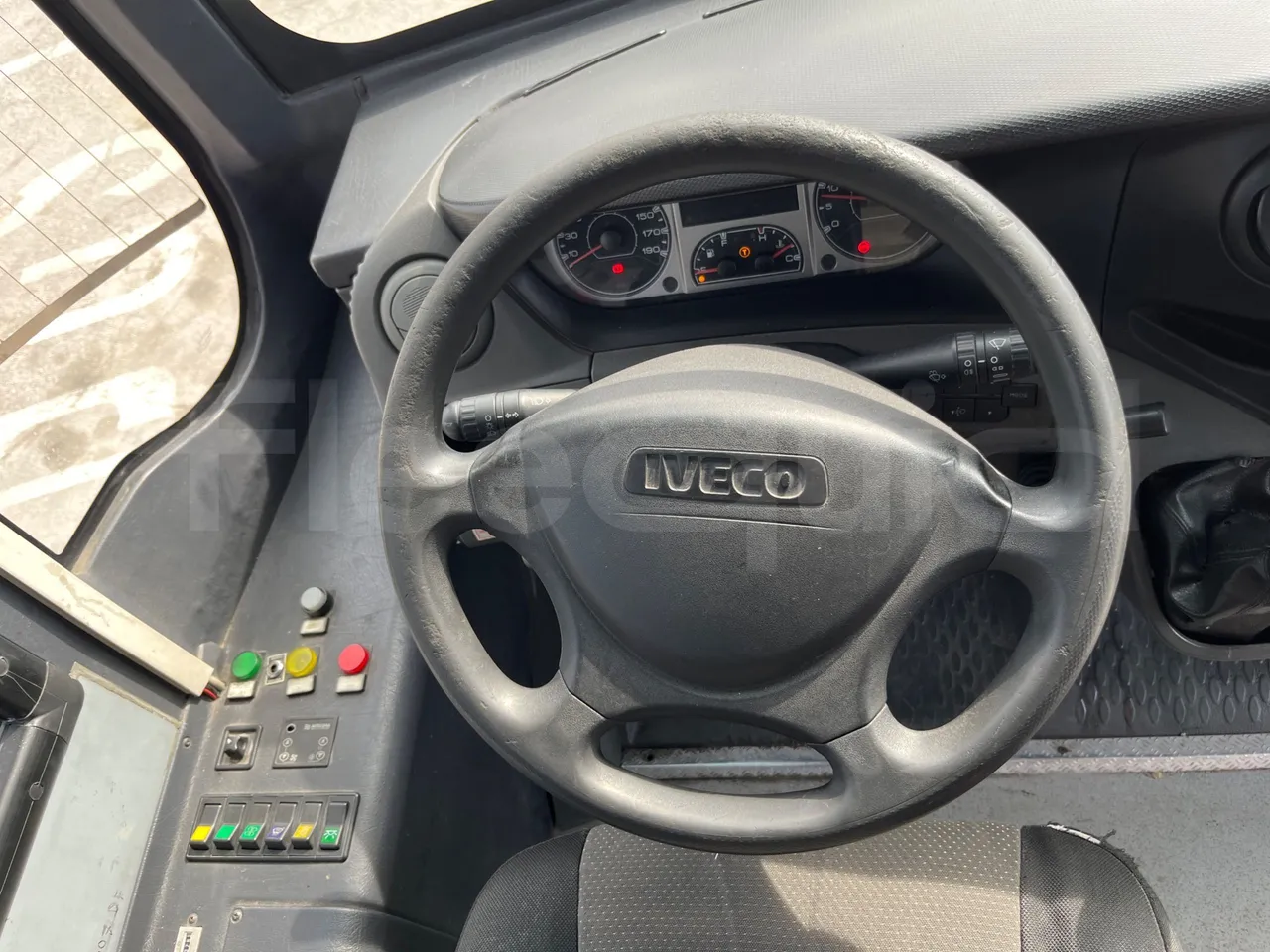 Iveco Daily 65C - Euro5 - 125kW - 7.510mt - steering wheel photo