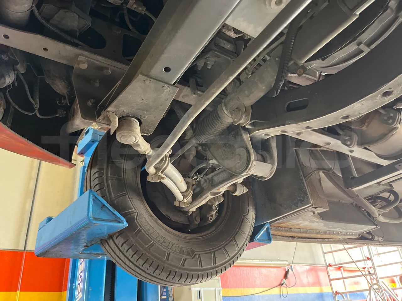 Iveco Daily 65C - Euro5 - 125kW - 7.510mt - front axle right side