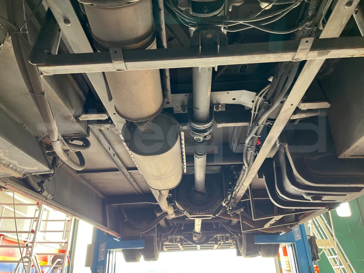 Iveco Daily 65C - Euro5 - 125kW - 7.510mt - central undercarriage photo