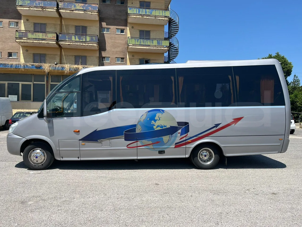 Iveco A65C/E4/27 Wing - EUR4 - 130kW - 7.714 - external compartments photo