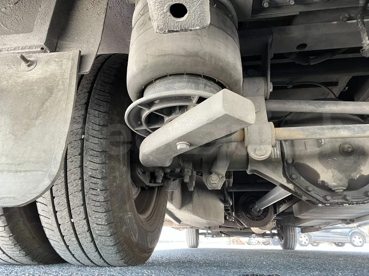 Iveco A65C/E4/27 Wing - EUR4 - 130kW - 7.714 - front shock absorbers left