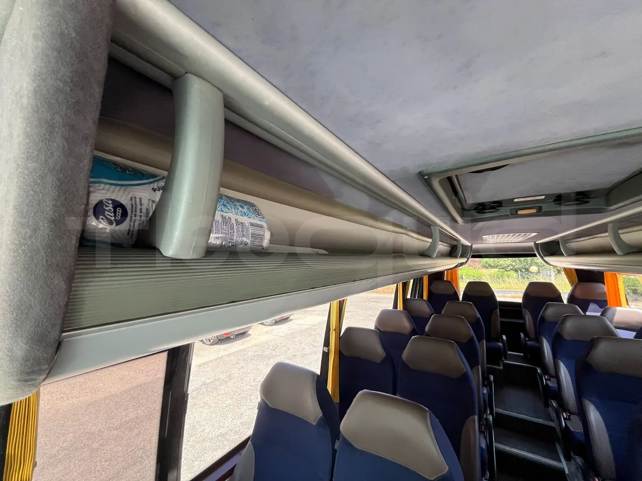 Iveco A65C/E4/27 Wing - EUR4 - 130kW - 7.714 - handrails photo