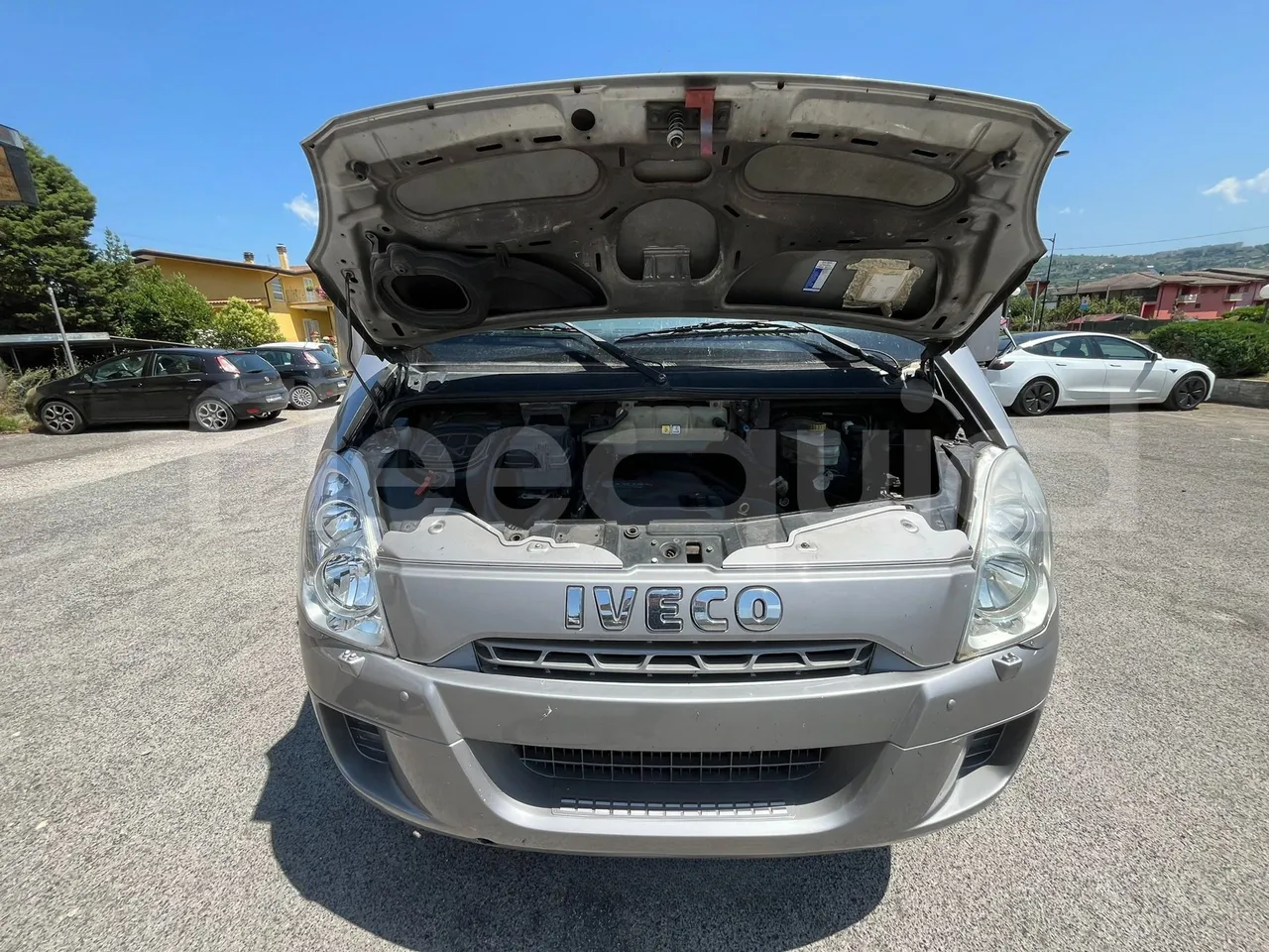 Iveco A65C/E4/27 Wing - EUR4 - 130kW - 7.714 - rear hatch open (mandatory for bus to scrap)