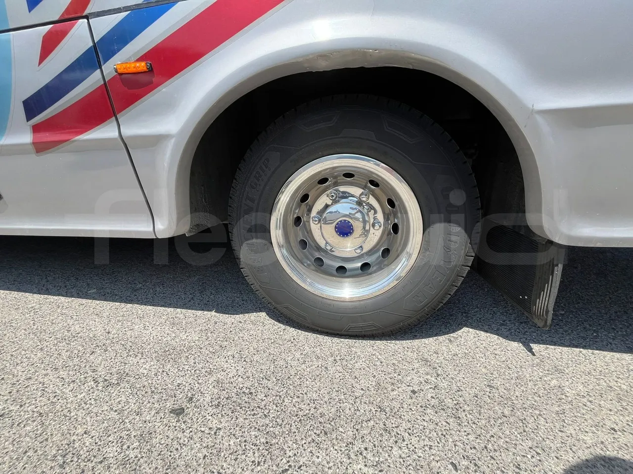 Iveco A65C/E4/27 Wing - EUR4 - 130kW - 7.714 - rear left tire photo