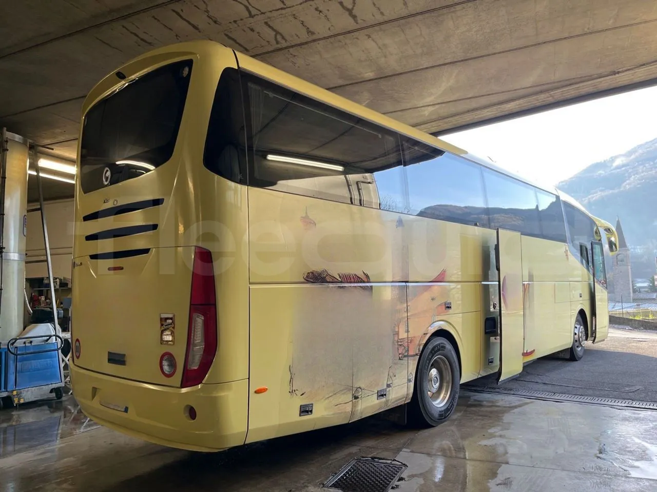 Irizar i6 HDH 12.37 - EUR5 - 324kW - 12.200m - 3/4 right rear doors open