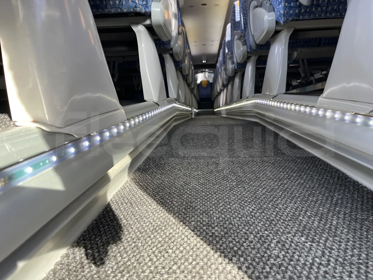 Irizar i6 HDH 12.37 - EUR5 - 324kW - 12.200m - seat brackets photo