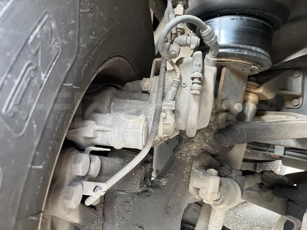 Irizar i6 HDH 12.37 - EUR5 - 324kW - 12.200m - front brake calipers right