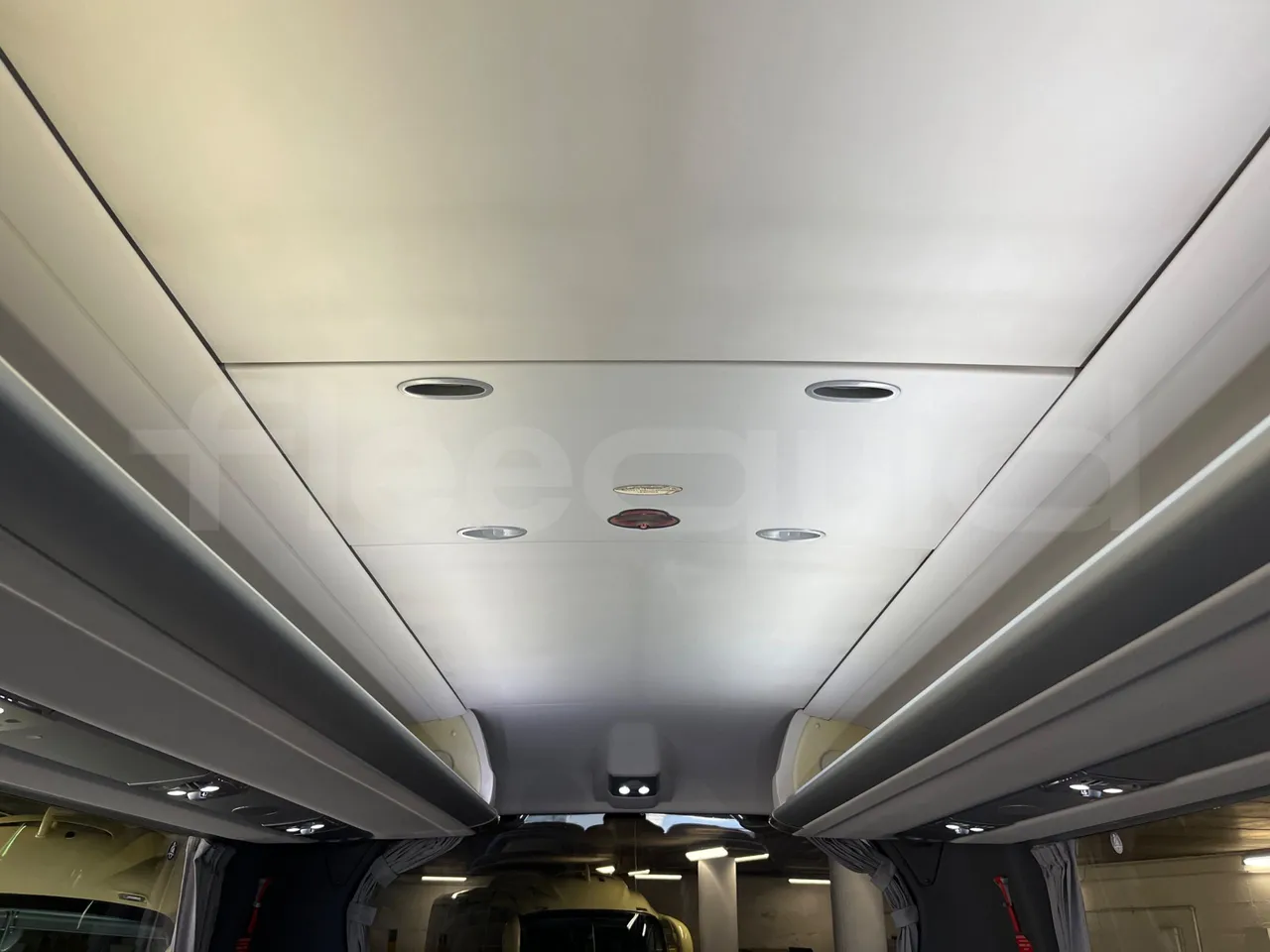 Irizar i6 HDH 12.37 - EUR5 - 324kW - 12.200m - roof hatch 2