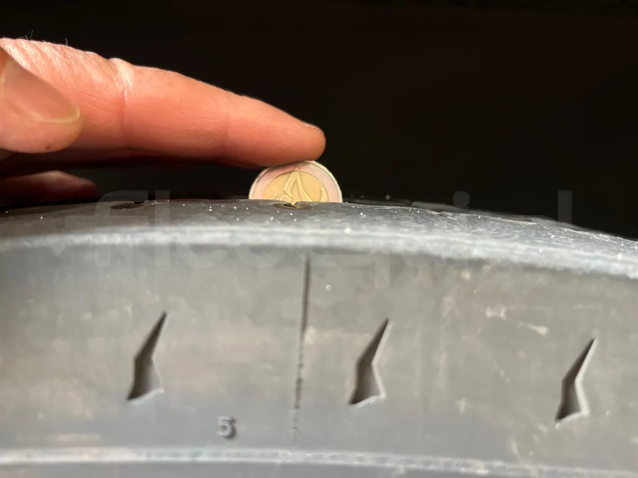 Irizar i6 HDH 12.37 - EUR5 - 324kW - 12.200m - tread condition front tires left