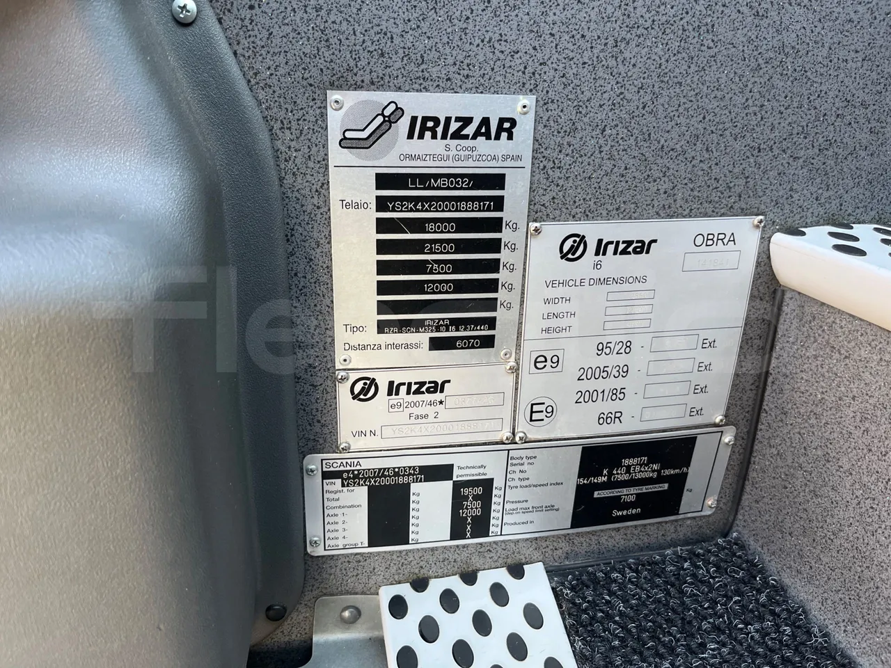 Irizar i6 HDH 12.37 - EUR5 - 324kW - 12.200m - vehicle plate photo