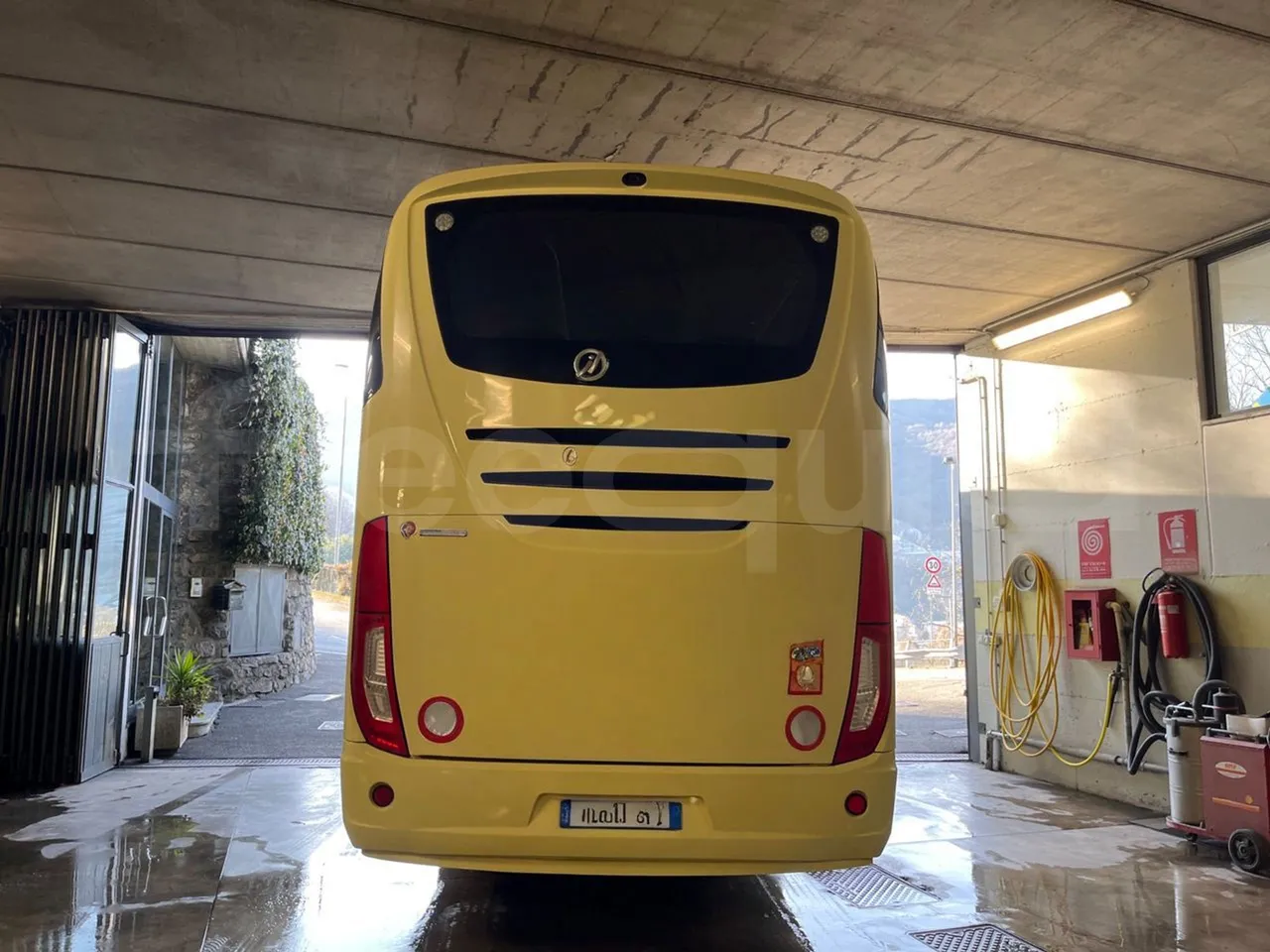 Irizar i6 HDH 12.37 - EUR5 - 324kW - 12.200m - rear hatch closed