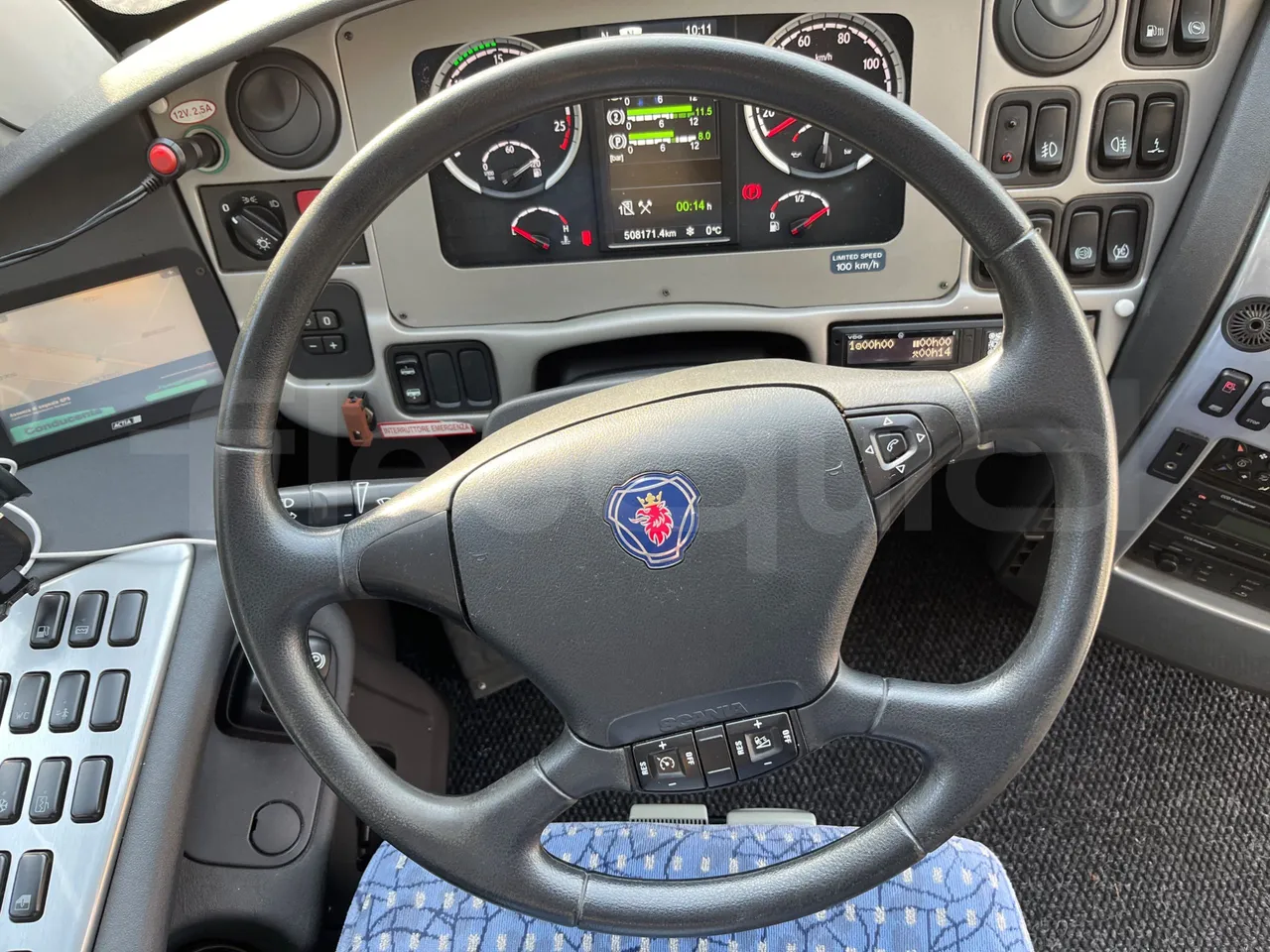 Irizar i6 HDH 12.37 - EUR5 - 324kW - 12.200m - steering wheel photo