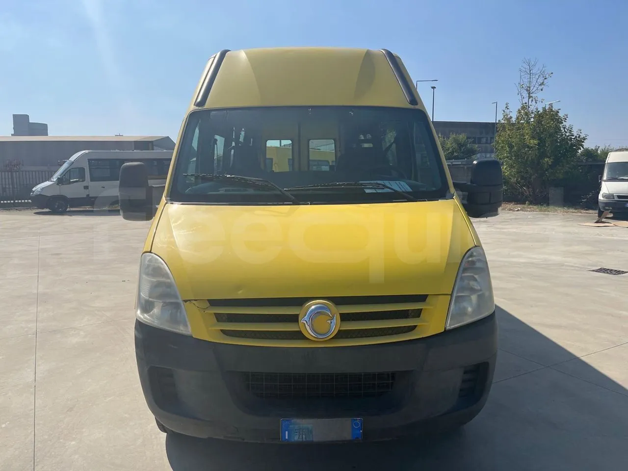 Iveco A50 E4/30/A - EURO4 -107kw - 6,948mt - front photo