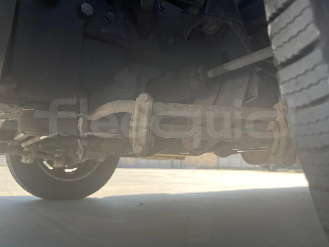 Iveco A50 E4/30/A - EURO4 -107kw - 6,948mt - front shock absorbers left