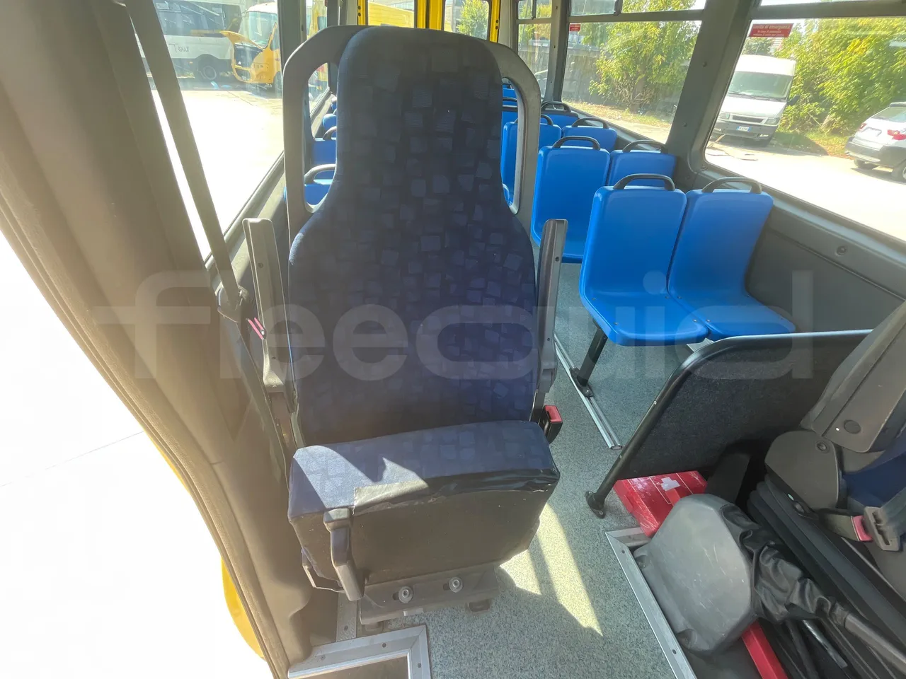 Iveco A50 E4/30/A - EURO4 -107kw - 6,948mt - hostess seat photo