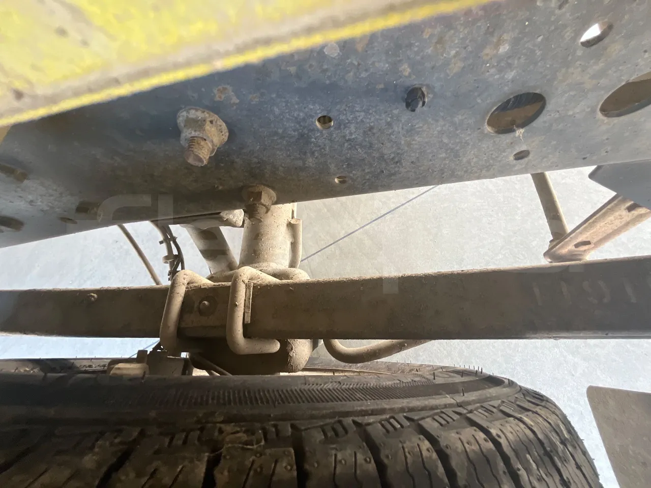 Iveco A50 E4/30/A - EURO4 -107kw - 6,948mt - axle 2 shock absorbers 2 left