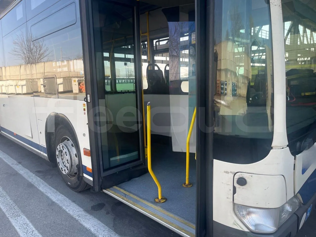 Mercedes-Benz Citaro O 530 A26 - Euro5 - 210kW - 12mt - 3/4 front right doors