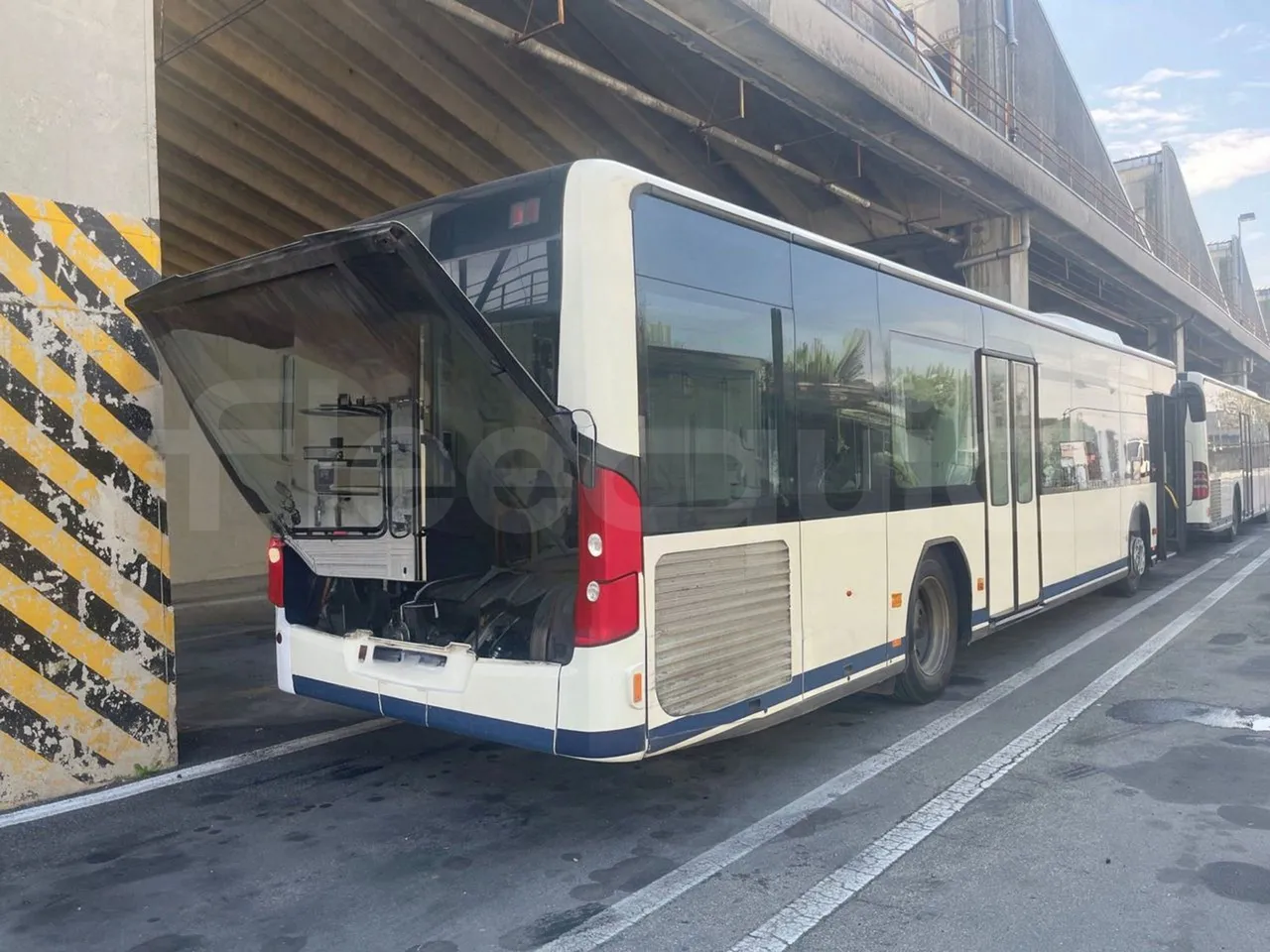 Mercedes-Benz Citaro O 530 A26 - Euro5 - 210kW - 12mt - 3/4 right rear doors closed
