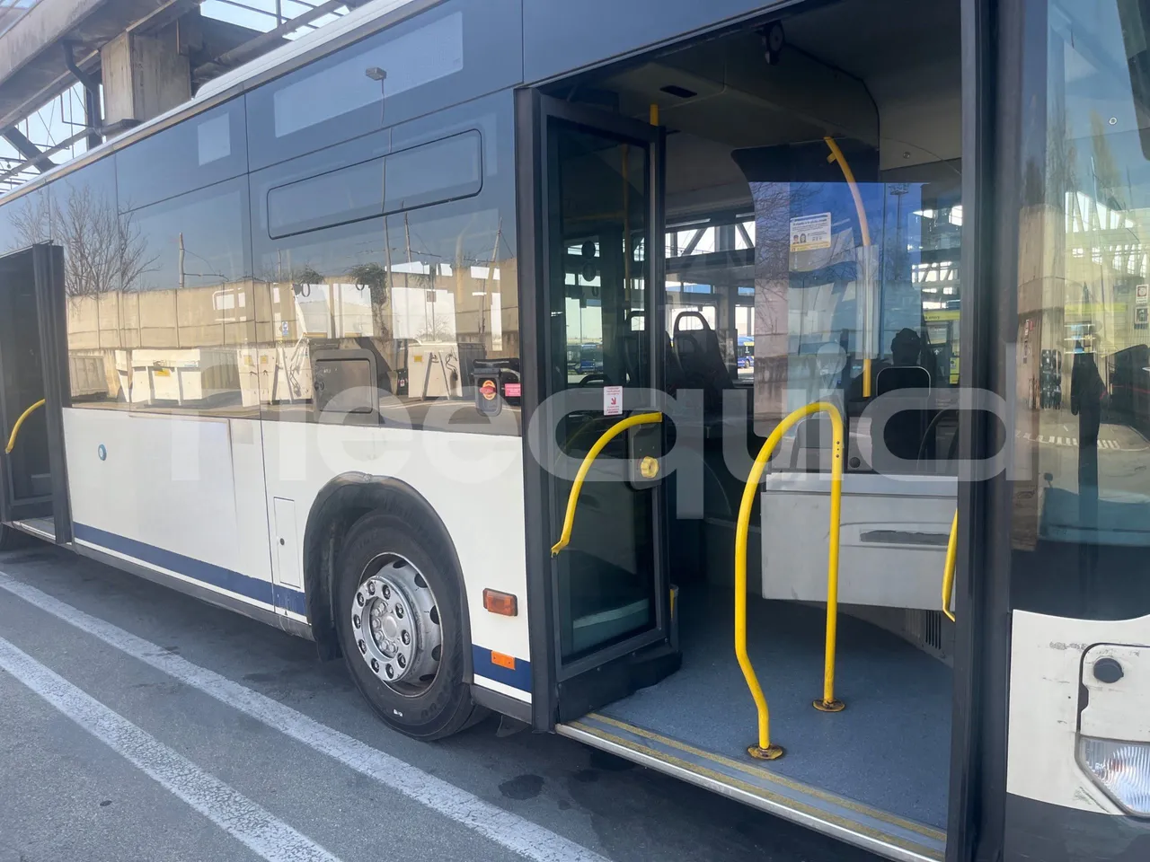 Mercedes-Benz Citaro O 530 A26 - Euro5 - 210kW - 12mt - platform open photo