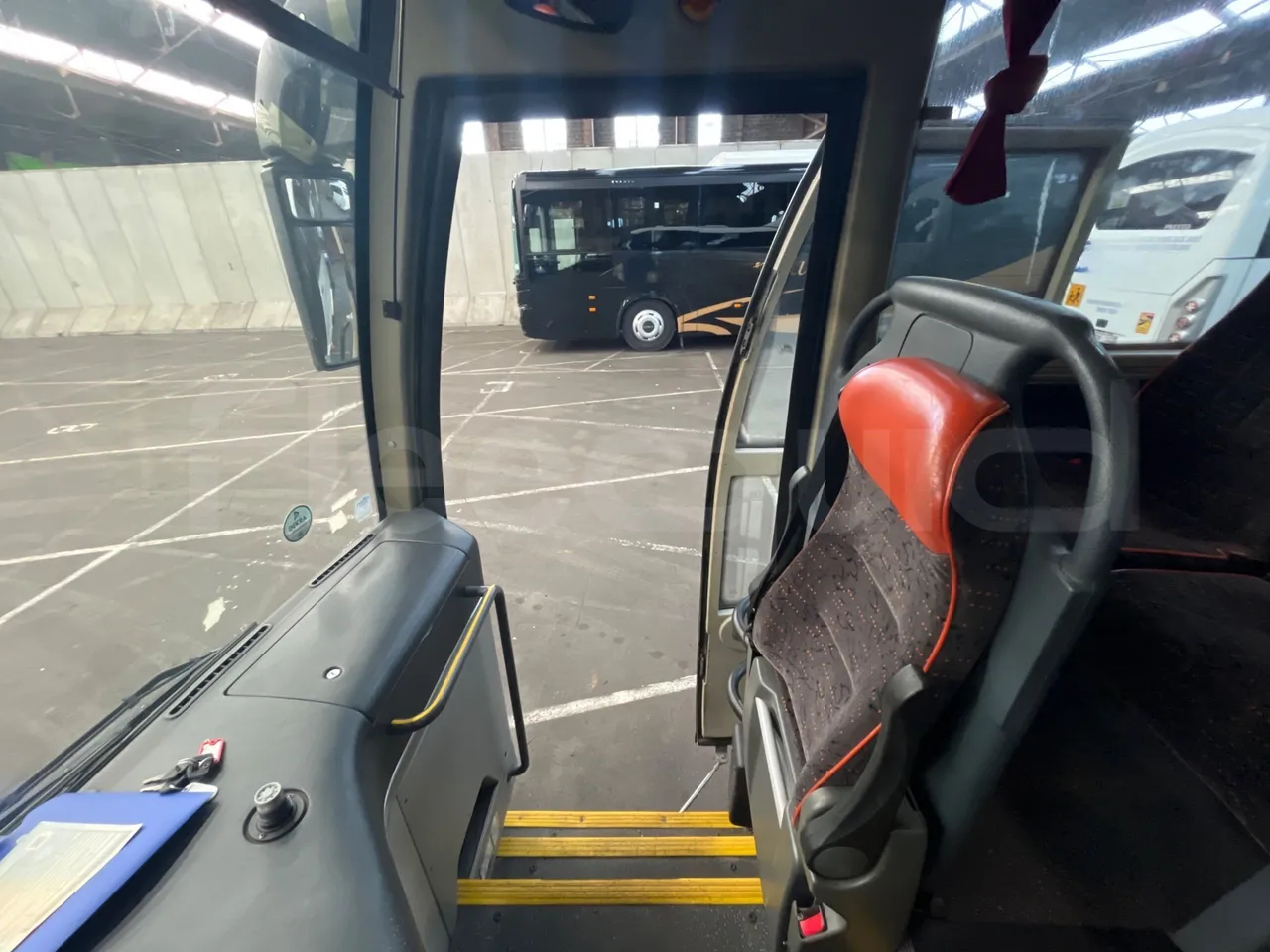 Temsa Opalin HNJ55L21R - Euro5 - 184kW - 8.393mt - jack and driver keys