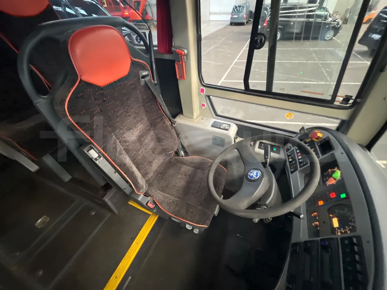 Temsa Opalin HNJ55L21R - Euro5 - 184kW - 8.393mt - driver's seat photo