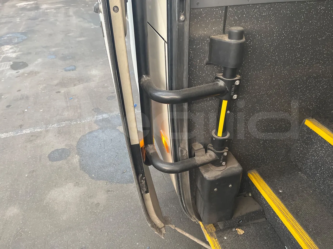 Temsa Opalin HNJ55L21R - Euro5 - 184kW - 8.393mt - handrails photo