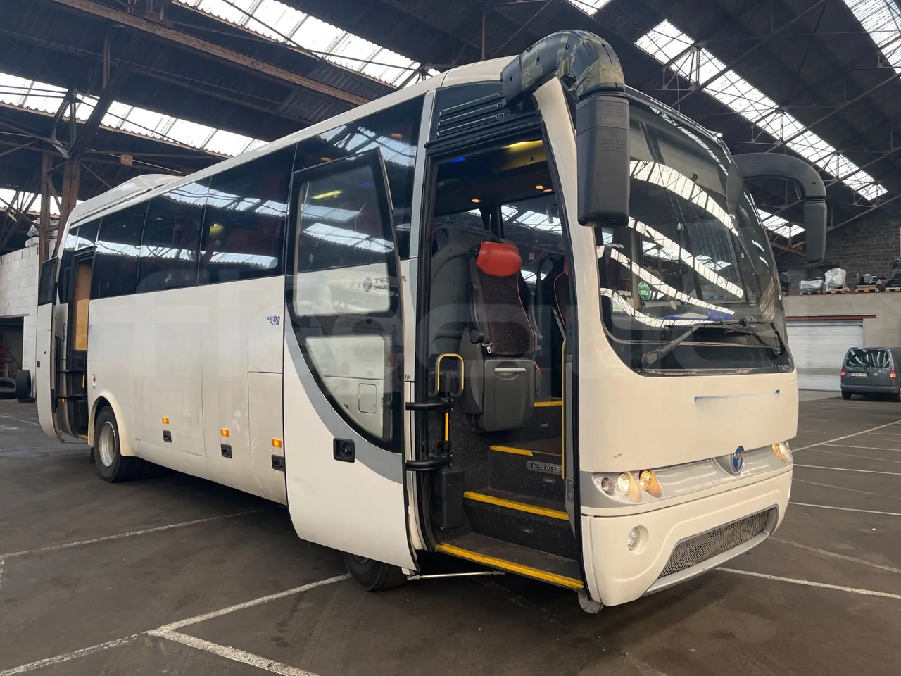 Temsa Opalin HNJ55L21R - Euro5 - 184kW - 8.393mt - rear hatch open